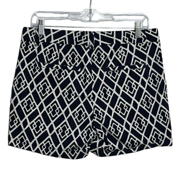 Crown & Ivy Belk Caroline Mid Length Shorts Navy White Geometric Patteren Size 6 - Picture 2 of 5